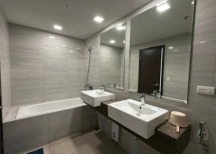 Comfortable 3 Bedroom Seaview Next To Okada Casino Airports Moa